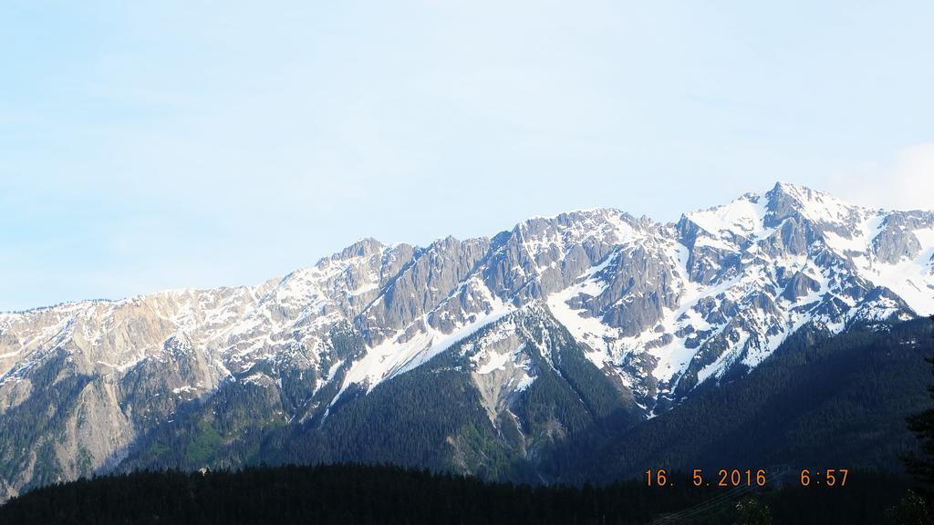 Pemberton Hotel Exterior photo